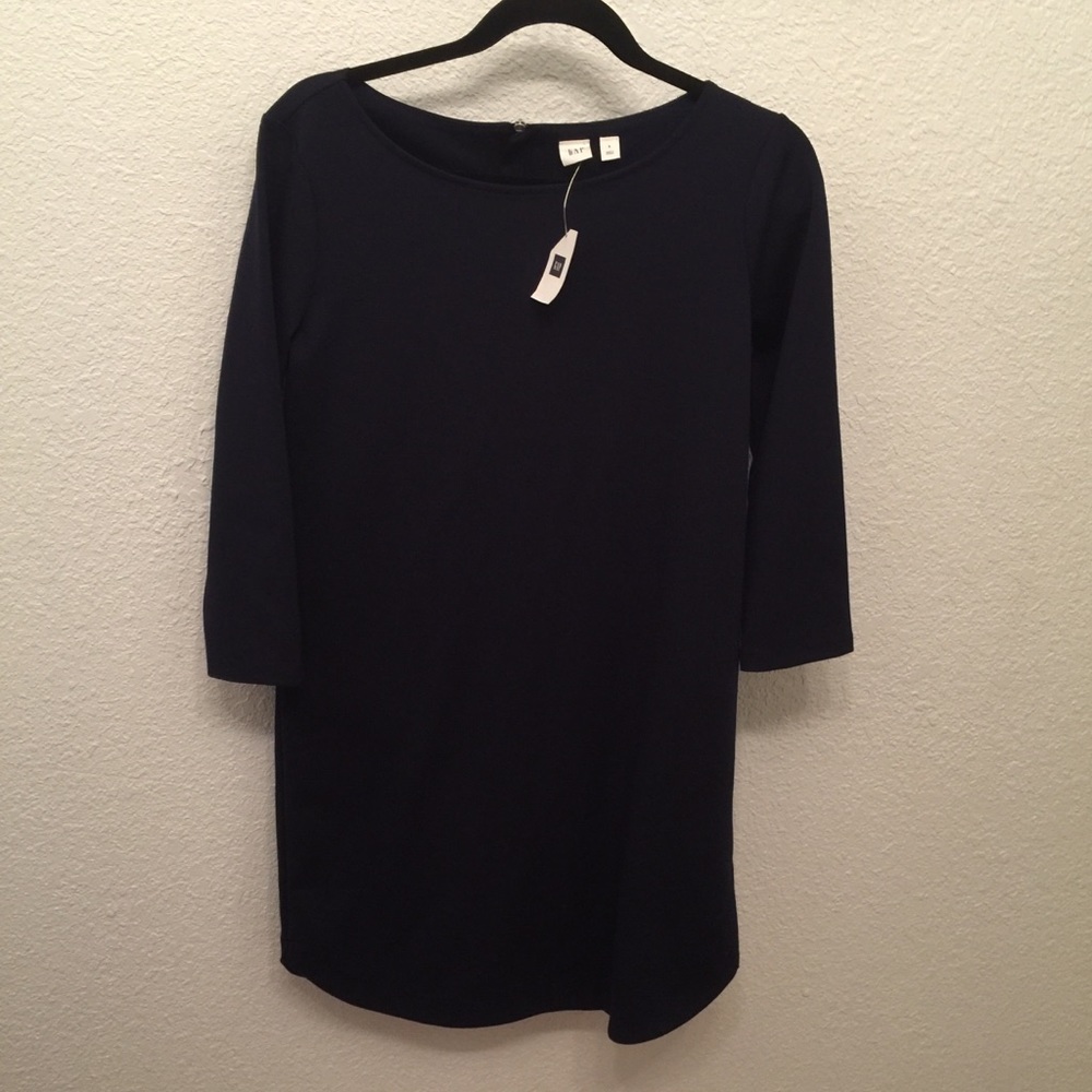NWT-Women’s Gap Navy dress size Small